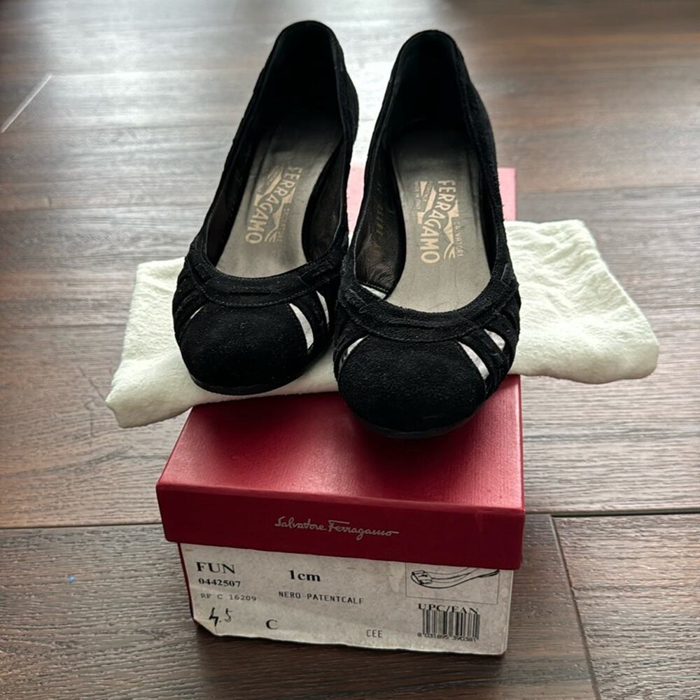 Salvatore Ferragamo Pre Loved Suede low Heels Shoes with Dust Bag.